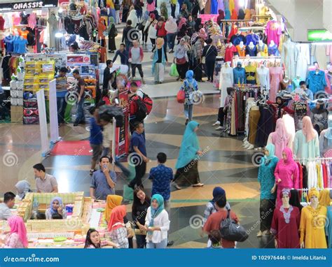 Pasar Tanah Abang, Jakarta editorial photo. Image of indonesia - 102976446