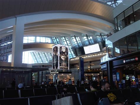 Tom Bradley International Airport « Caught (up) in traffic