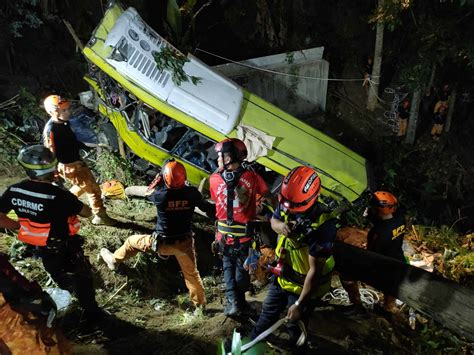 Death Toll In Philippine Killer Curve Bus Accident Rises To 17 Reuters