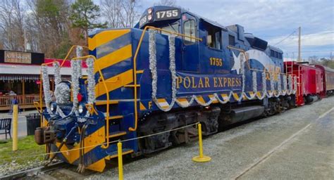 Start A New Christmas Tradition With A Ride On The Polar Express