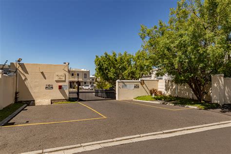 2 Bedroom Townhouse For Sale in Wynberg | RE/MAX™ of Southern Africa