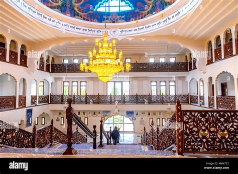 Main staircase inside Guru Nanak Darbar Gurdwara, the magnificent sikh ...