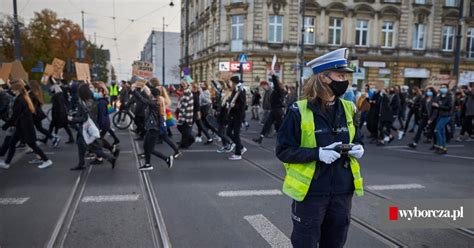 Policjanci Maj By Karani Za Udzia W Strajku Kobiet W Czasie Wolnym