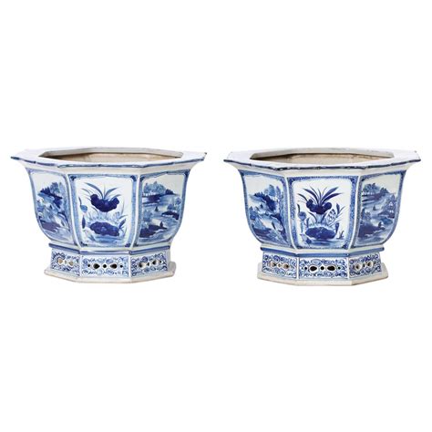 Pair Of Blue And White Porcelain Pagoda Form Tulipieres At Stdibs