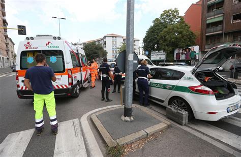 Milano Ubriaco Investe Ragazza E La Trascina Per 300 Metri LaPresse