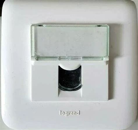 LEGRAND 078681 PRISE RJ45 Mosaïc internet Cat 5e FTP 9 contacts blanc