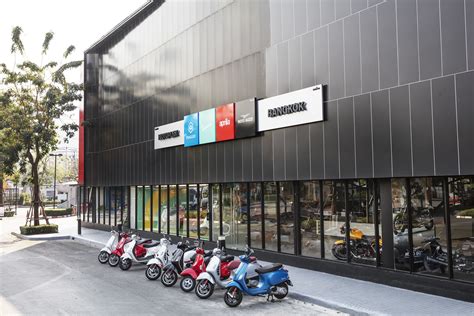 พาทวร MOTOPLEX BANGKOK อาณาจกรรวม 4 แบรนดดง Piaggio Vespa