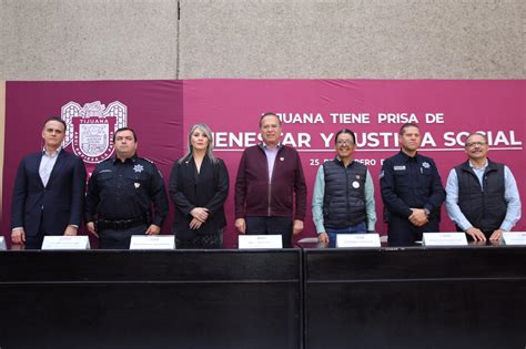 Arturo Gonz Lez Toma Protesta Al Nuevo Titular De La Direcci N De