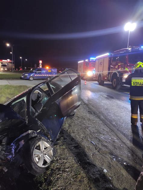 Pińczów Zderzenie dwóch osobówek i busa zdjęcia Swietokrzyskie112 pl