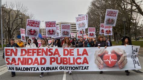 Más de mil personas piden en Pamplona una sanidad pública cohesionada