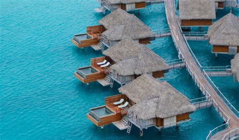 The Best Overwater Bungalows in Tahiti (2021) | Venture Tahiti