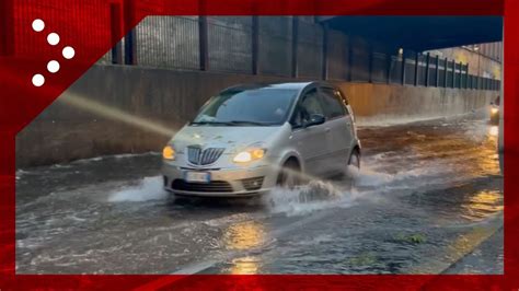 Maltempo In Lombardia Nubifragio A Monza Strade Allagate E Alberi