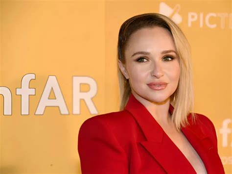 Top Hayden Panettiere Bikini Looks That You Shouldnt Miss