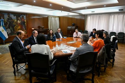 Reunión Del Gabinete Económico En El Ministerio De Economía Argentina