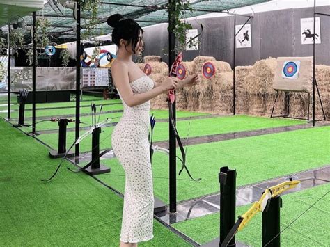 Dàn hot girl Việt ăn mặc nóng bỏng bắn cung bao người thổn thức