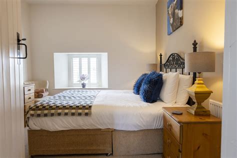 The Old Granary, near Scarborough with 2 hot tubs - Yorkshire Escapes