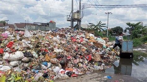 Sudah 1 Bulan Sampah Di Pasar Baleendah Tak Diangkut Ganggu Aktivitas