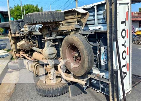 Se Tiro El Alto Un Joven Lesionado Y Un Camioncito Volcado Es El