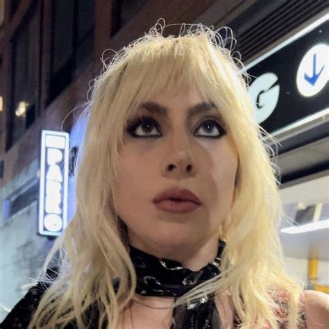 Pin De Lorena Em Gaga Lady Gaga Rainha Do Pop Garotas Lindas