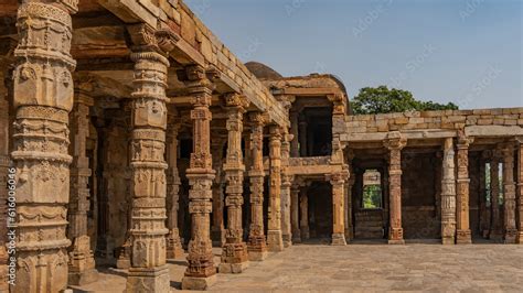 Ruins Of The Ancient Temple Complex Qutub Minar Quwwat Ul Islam Mosque