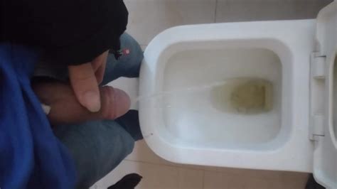 Pisciare In Bagno Pornhub Gay