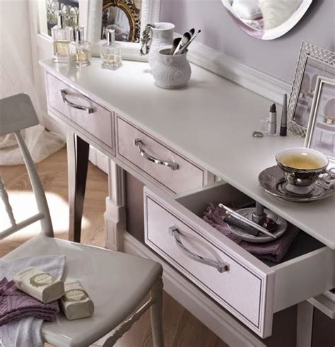 catchy Ideas for functional dressing table designs with elegant mirrors