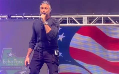 Jaime Camil Se Equivoca Cantando El Himno De Estados Unidos Y Se Lo