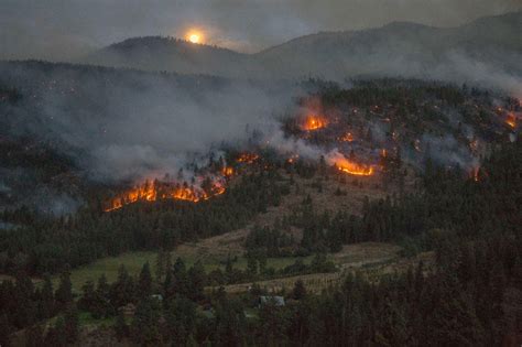 Kari Greers Photos From Chelan Fires Wildfire Today