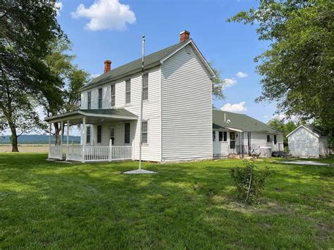 Circa 1880 Missouri Farmhouse For Sale W Outbuildings On 3 Acres