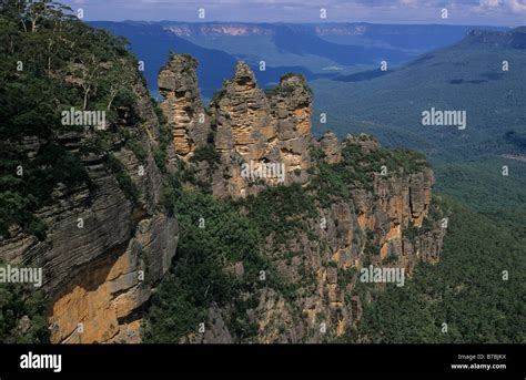 Three Sisters in the Blue Mountains of Australia Stock Photo - Alamy