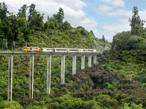 How to get around New Zealand by train