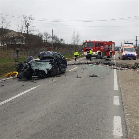 FOTO Două persoane au murit într un cumplit accident rutier în Vâlcea