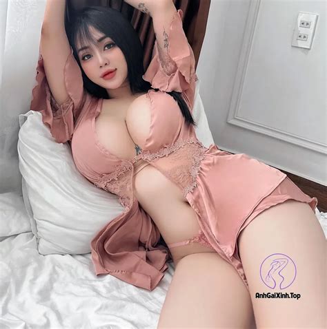 Top Ảnh Hot girl Châu Á khoe thân hình vú siêu to gợi cảm