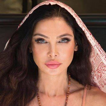 Yvette Nelson Babe Page Watch This Centerfold On Freeones