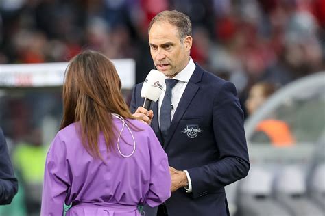 chelsea hold talks  ceo     enhance structure