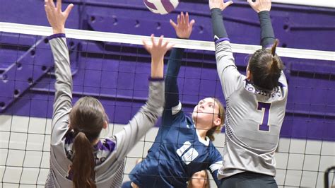 Staunton Took On Waynesboro Tuesday In Shenandoah District Volleyball