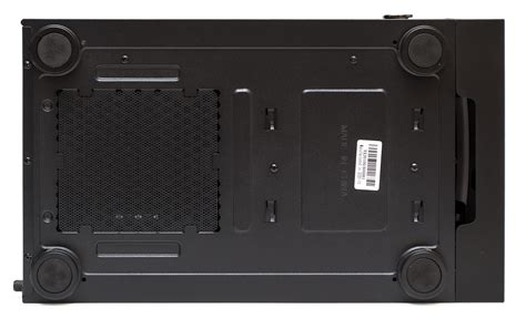 Обзор корпуса Aerocool Atomic