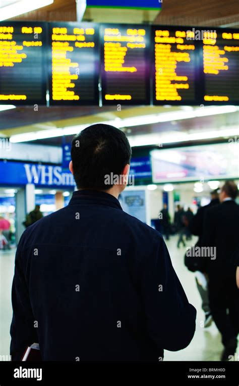 Leeds Train Station Stock Photo - Alamy