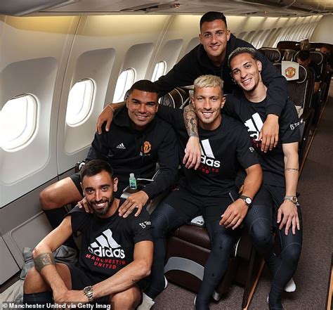 Man United touch down in New York, flying straight from Scotland for ...