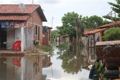 Após fortes chuvas Rio Parnaíba atinge nível de alerta em Teresina