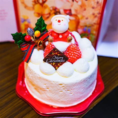 Japan Christmas Cake Stock Photos, Pictures & Royalty-Free Images - iStock