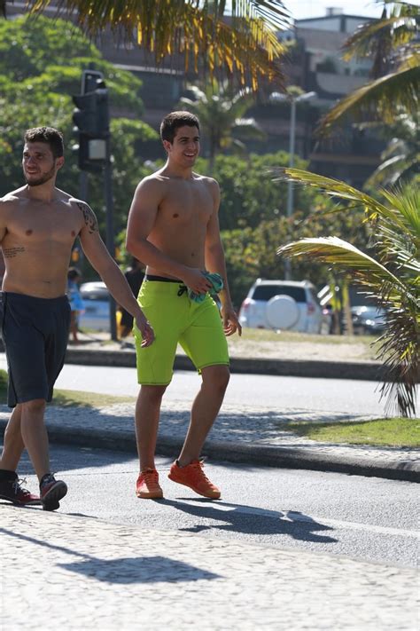 EGO Enzo Filho De Claudia Raia E Edson Celulari Corre Sem Camisa