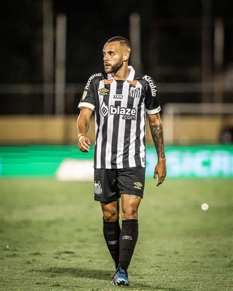 Confira a provável escalação do Santos para enfrentar o Guarani pelo