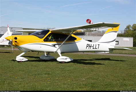 PH LLT Private Tecnam P2010 Mk II Photo By Ronald Vermeulen ID