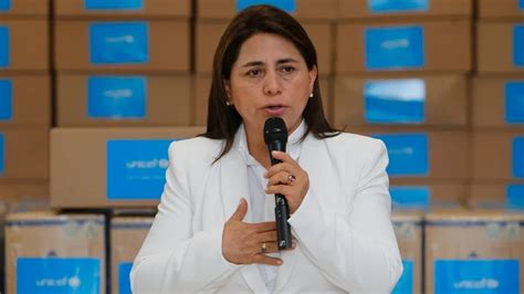 Rosa Gutiérrez exministra de Salud que renunció por el mal manejo del