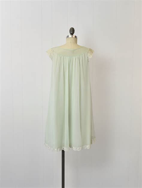 S Light Green Floral Lace Nylon Shadowline Lingerie Nightgown Boudoir Canned Ham Vintage