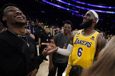 LeBron Gives Honor To Kareem Abdul Jabbar After Breaking Scoring Record