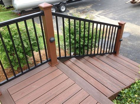 26 Most Stunning Deck Skirting Ideas to Try at Home | Deck railings ...