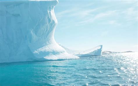 10 Best Antarctica Luxury Cruises & Small Cruise Ships for 2025-2026