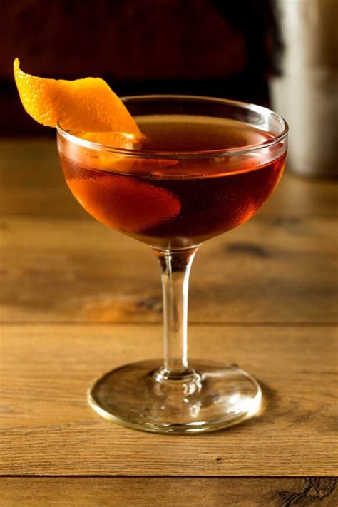 11 Best Sweet Vermouth Cocktails (Easy Vermouth Drinks) - IzzyCooking